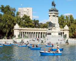 You can also enjoy boating on the lake situated in the park.